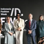 Hangzhou in Full Bloom: Roses Turn City Into a Sky Corridor